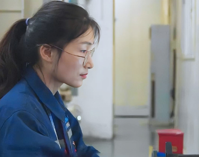 我會(huì)始終堅(jiān)持腳踏實(shí)地、 仰望星空！